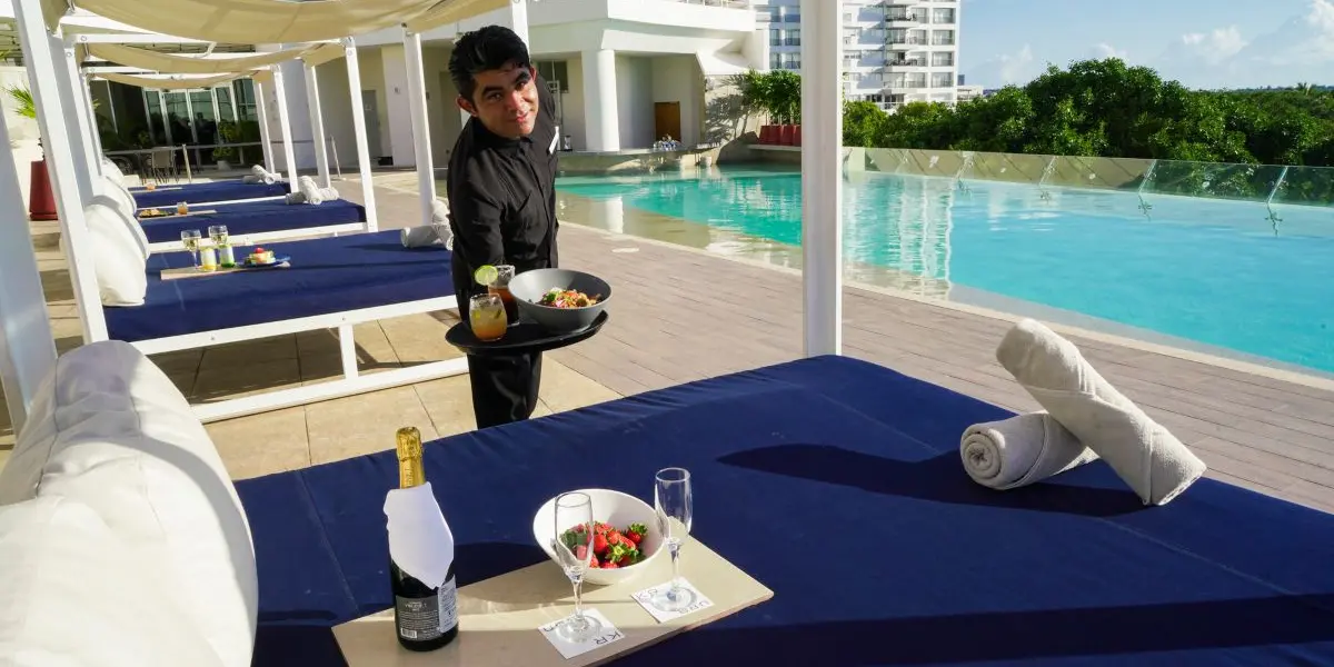 Piscina/Alberca Krystal Urban® Cancún & Beach Club Piscina/Alberca Krystal Urban® Cancún & Beach Club