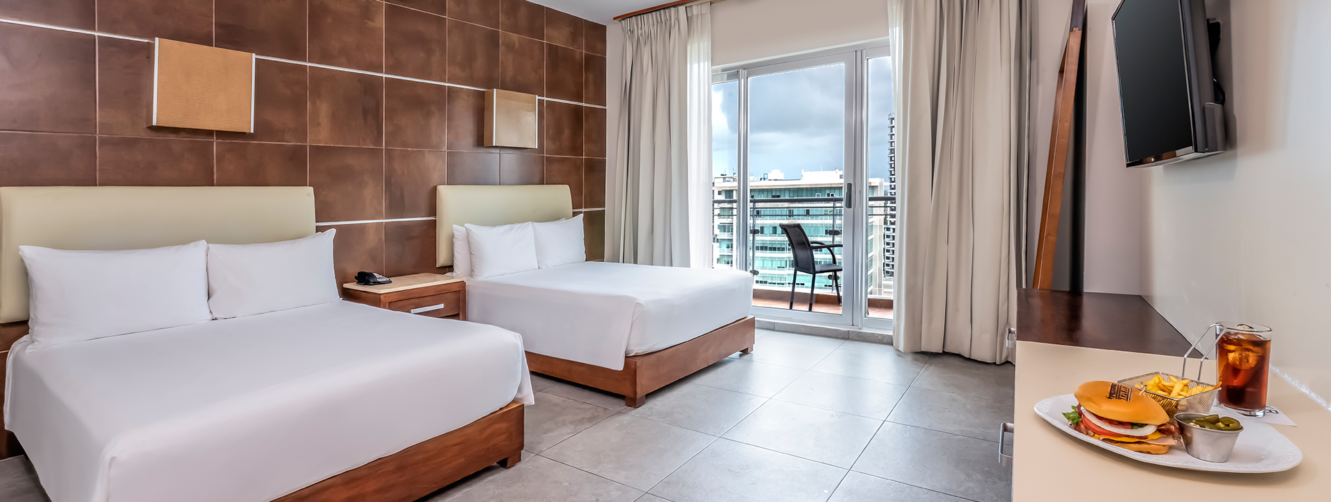   Krystal Urban® Cancún & Beach Club